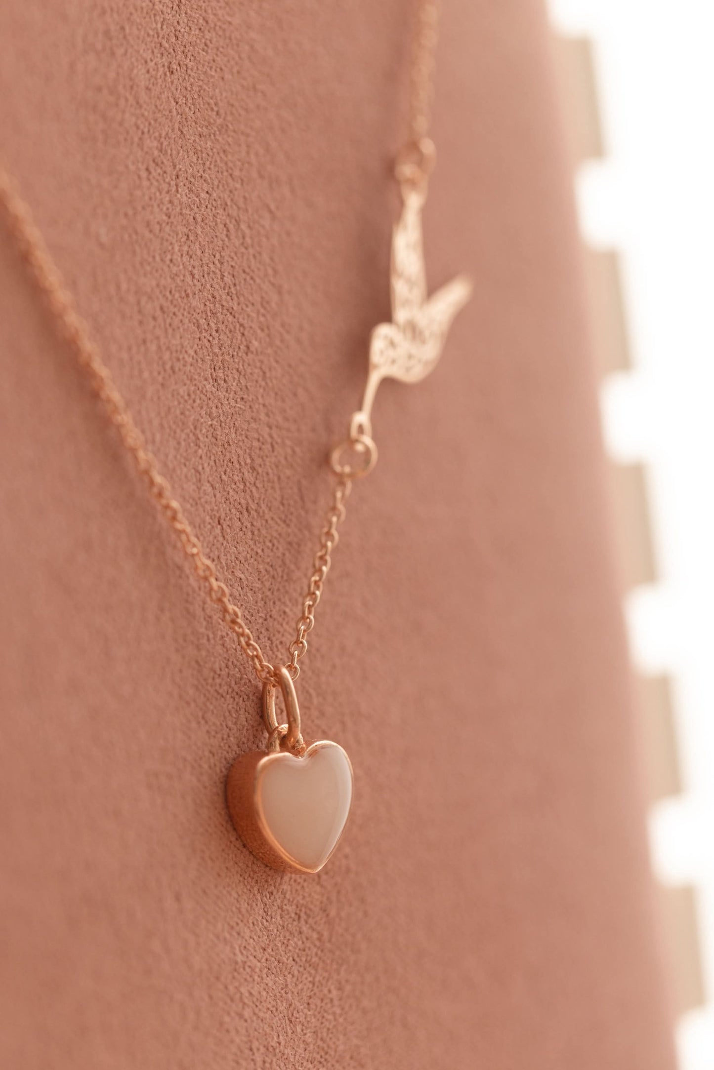 Pendentif en forme de coeur avec inclusion de lait maternel