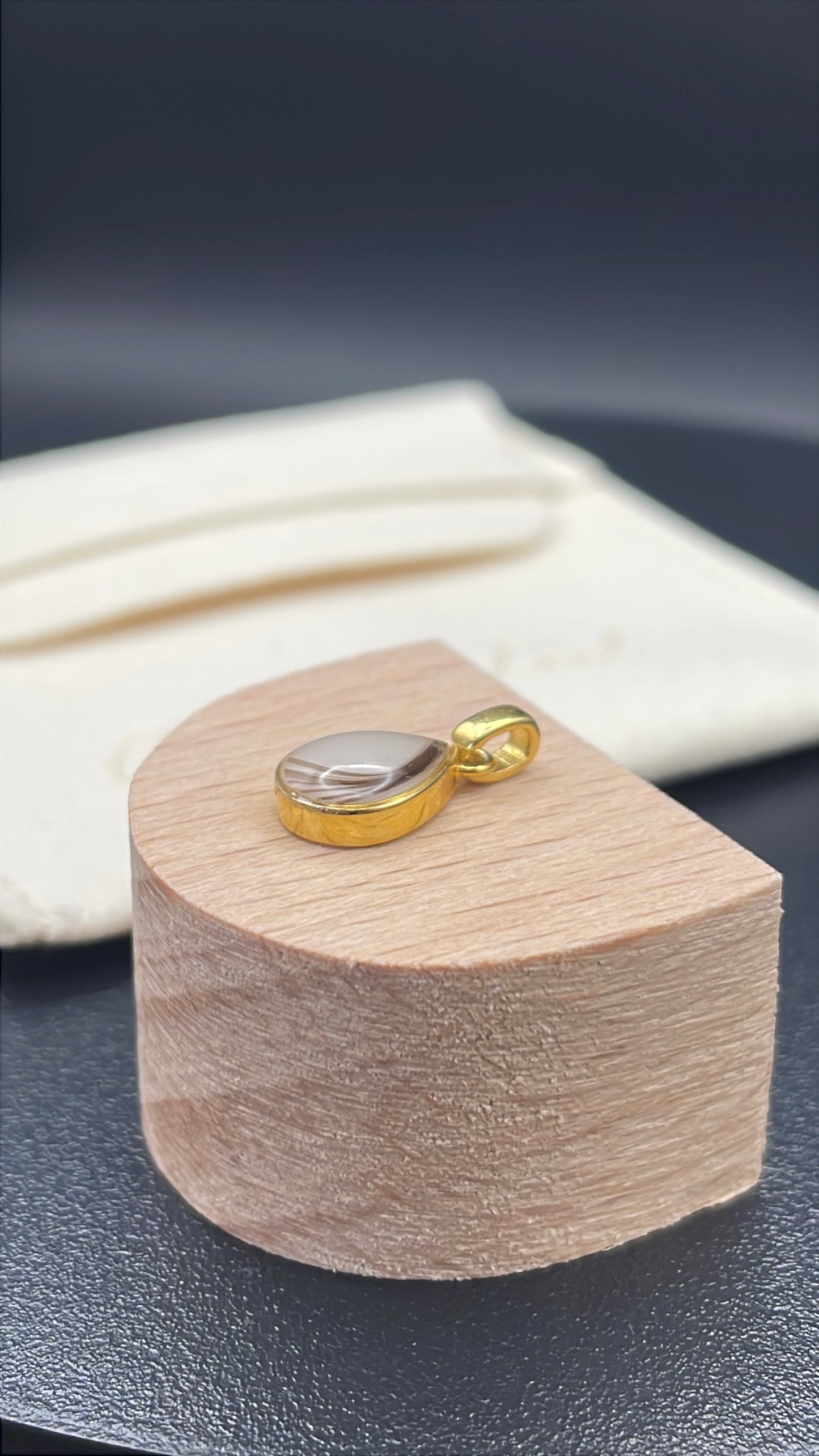 Pendentif Goutte Unique