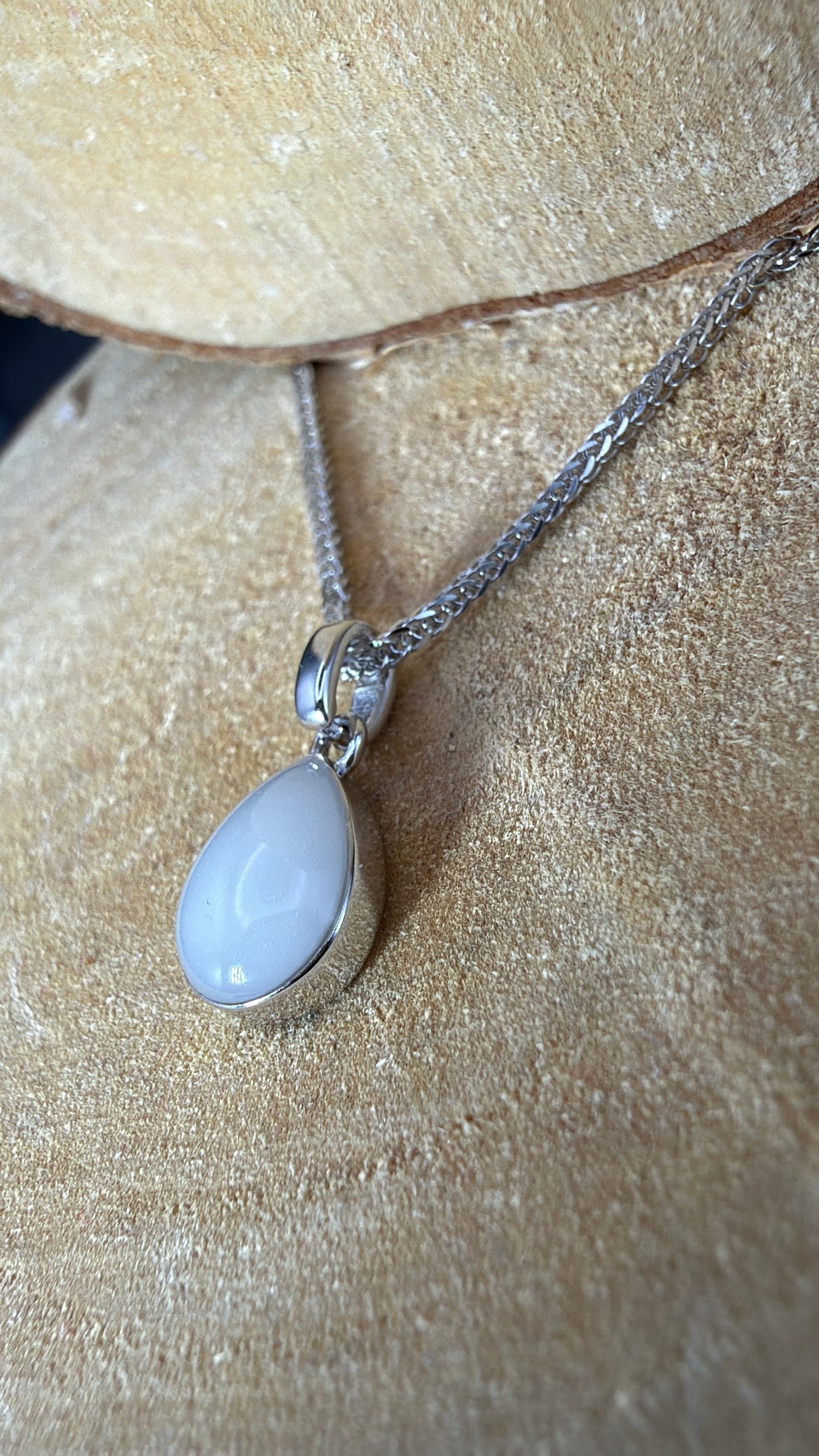 Pendentif Goutte Unique