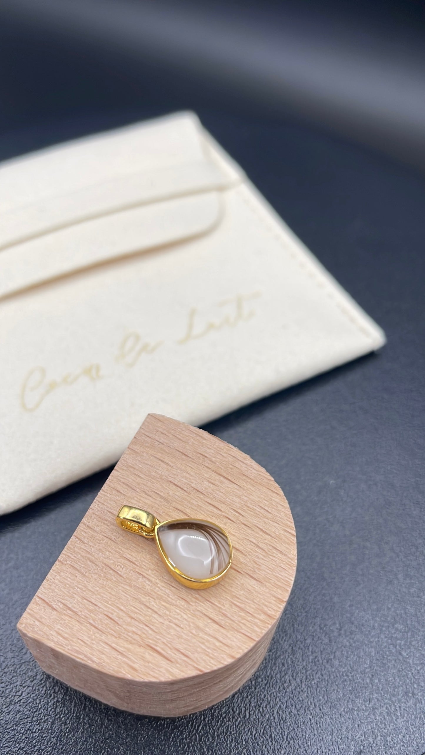 Pendentif Goutte Unique