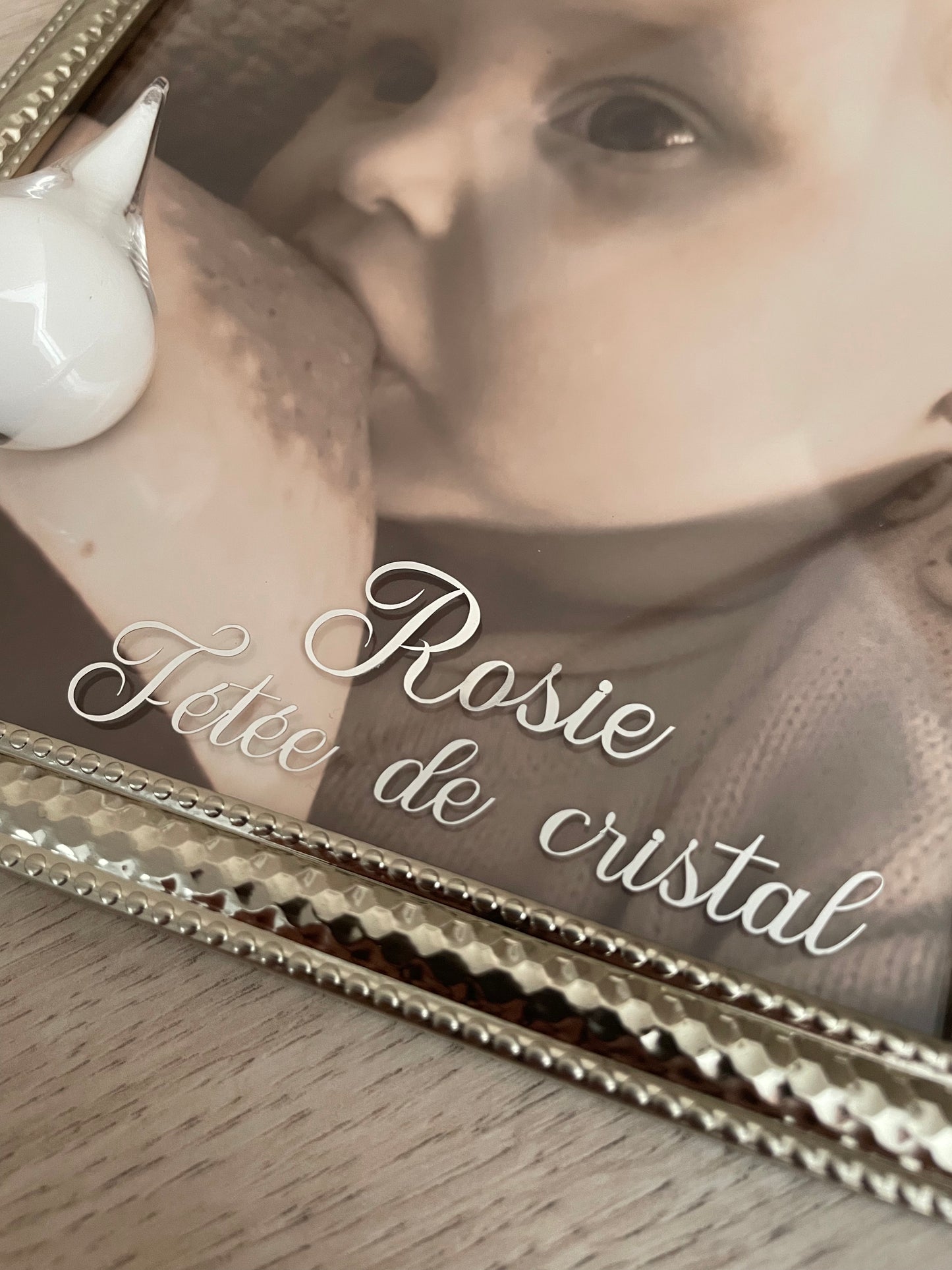 Personnalisation du cadre souvenir en lait maternel avec le texte de votre choix comme une date, un mois anniversaire de tétée, un prénom