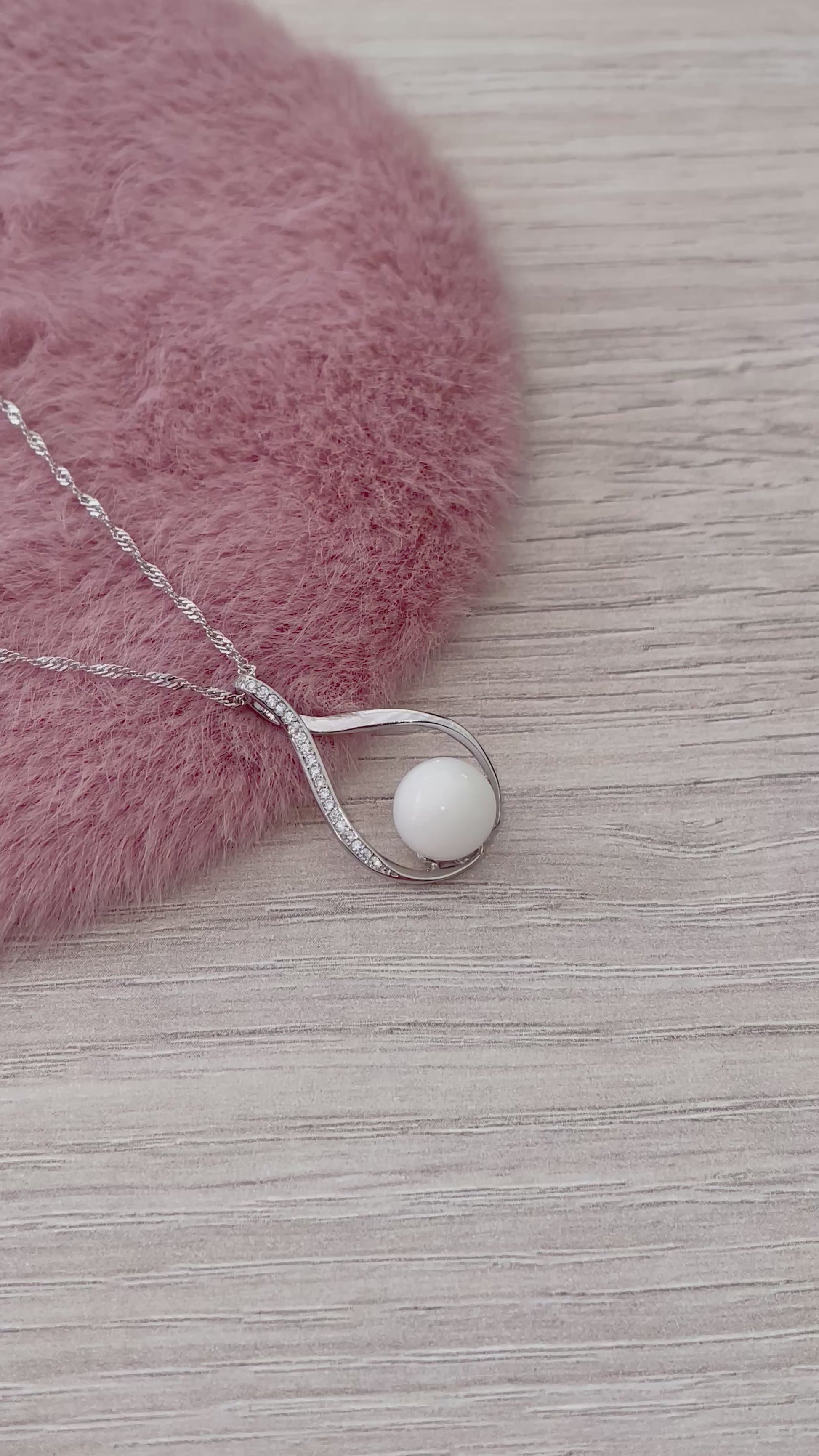 Perle de lait maternel sur un pendentif en argent925 